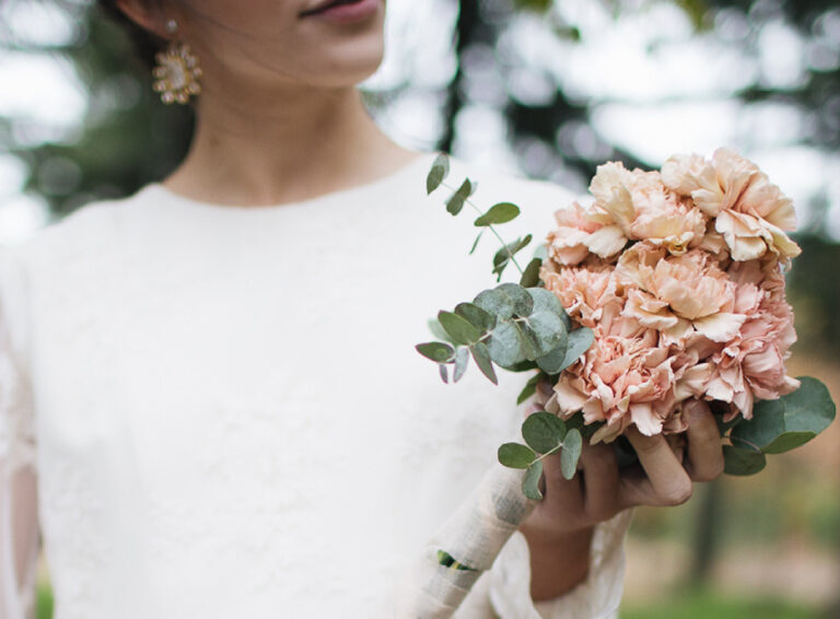 Descubre dónde conseguir vestidos de boda en Madrid con ideas, consejos y tiendas recomendadas para encontrar el look perfecto en tu gran día.