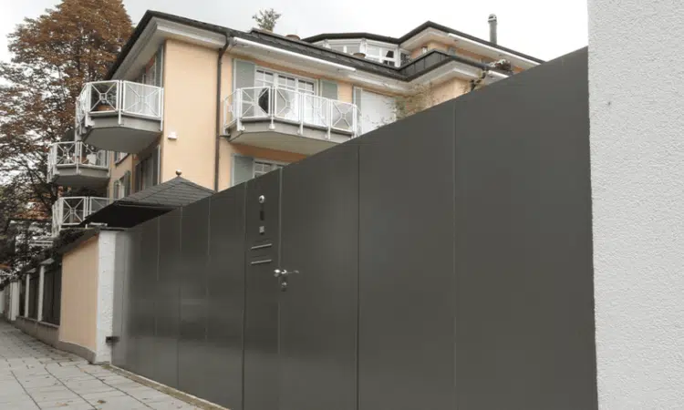 Descubre los diferentes tipos de barreras anti inundaciones y puertas estancas para proteger tu vivienda, garaje o negocio. Conoce los mejores productos y soluciones frente a lluvias intensas y DANA en España.