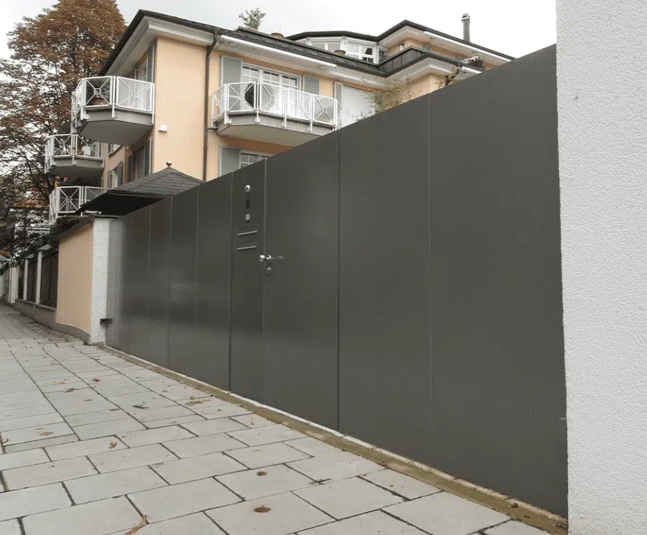 Descubre los diferentes tipos de barreras anti inundaciones y puertas estancas para proteger tu vivienda, garaje o negocio. Conoce los mejores productos y soluciones frente a lluvias intensas y DANA en España.